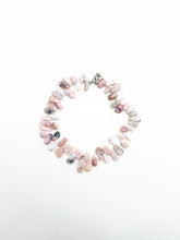 Cargar imagen en el visor de la galería, Collar opalo rosa.
