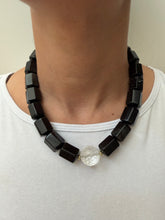 Cargar imagen en el visor de la galería, Collar obsidiana cuarzo.
