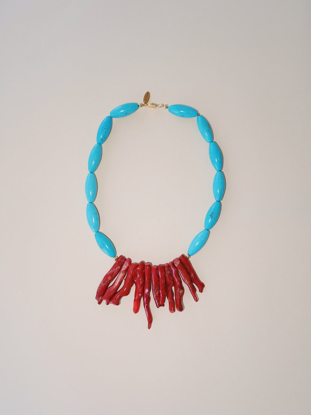 Collar magnesitas y coral