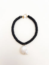 Cargar imagen en el visor de la galería, Collar obsidiana caracol.
