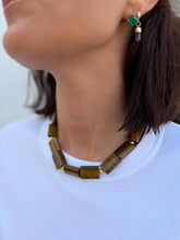 Cargar imagen en el visor de la galería, Collar en ojo de tigre.
