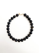 Cargar imagen en el visor de la galería, Collar Ojo de Tigre azul.
