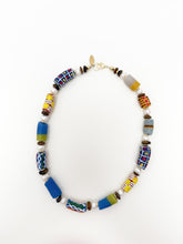 Cargar imagen en el visor de la galería, Collar cuentas africanas 2.

