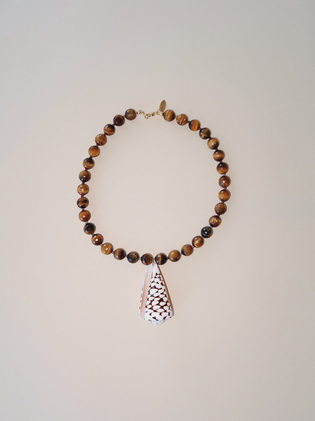 Collar ojo de tigre caracol