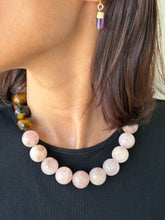 Cargar imagen en el visor de la galería, Collar Cuarzo rosa y ojo de tigre.
