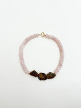 Cargar imagen en el visor de la galería, Collar cuarzo y ojo de tigre.
