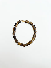 Cargar imagen en el visor de la galería, Collar en ojo de tigre.
