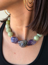Cargar imagen en el visor de la galería, Collar jade oliva amatista.
