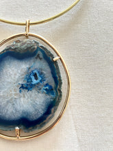 Cargar imagen en el visor de la galería, Gargantilla Rigida Agata Azul
