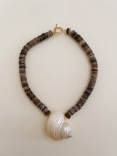 Cargar imagen en el visor de la galería, Collar cuarzo caracol.
