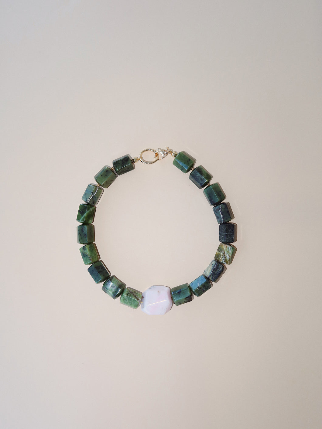 Collar serpentina canadiense opalo